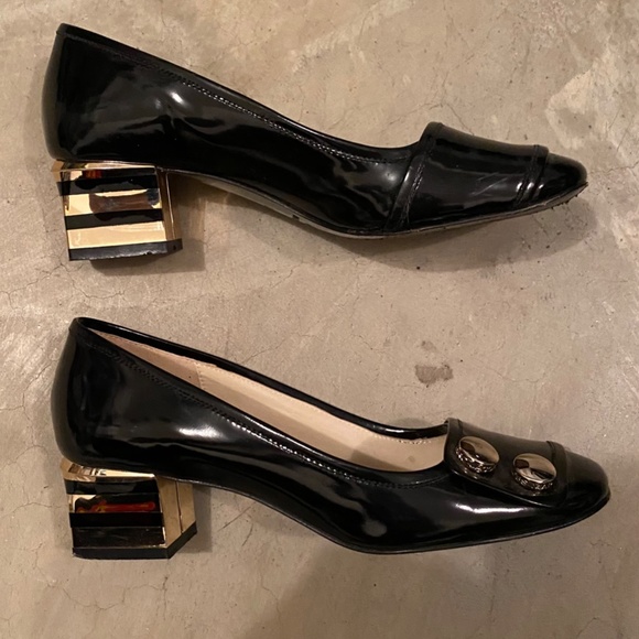 Authentic Marc Jacobs Patent Gold striped Pumps 34.5 (US 4.5) - Picture 4 of 6